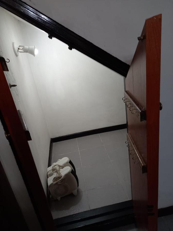 Apartamentos Willy - En Zona Residencial Con Estacionamiento Mendoza Bagian luar foto