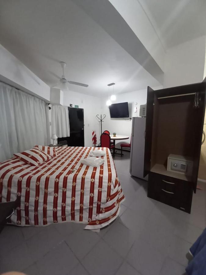 Apartamentos Willy - En Zona Residencial Con Estacionamiento Mendoza Bagian luar foto