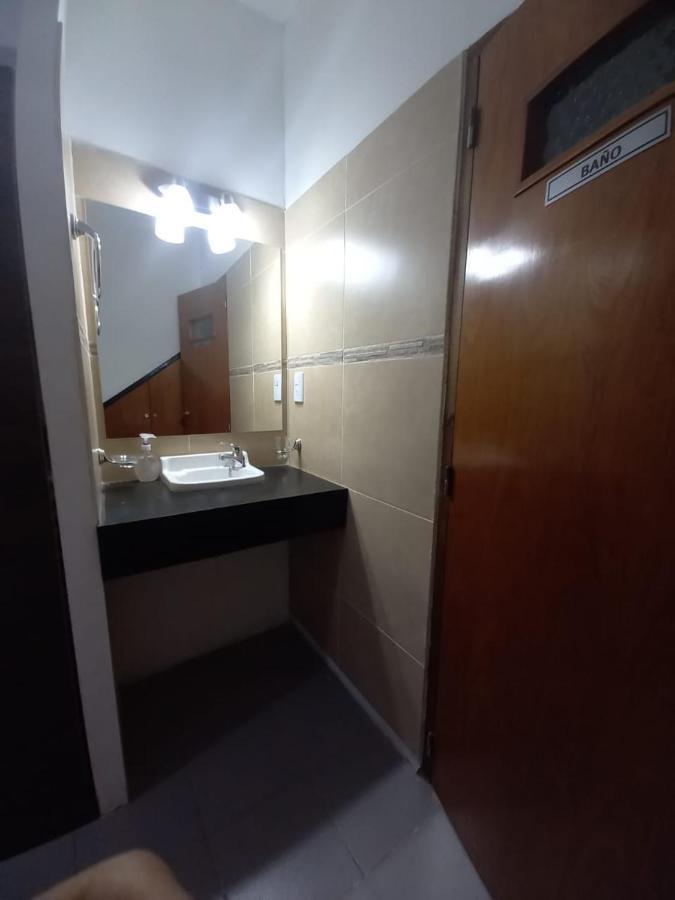 Apartamentos Willy - En Zona Residencial Con Estacionamiento Mendoza Bagian luar foto