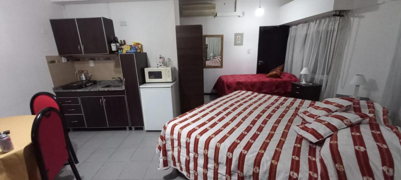 Apartamentos Willy - En Zona Residencial Con Estacionamiento Mendoza Bagian luar foto