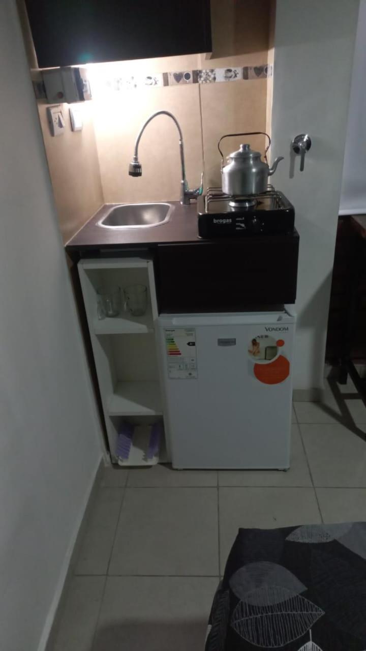 Apartamentos Willy - En Zona Residencial Con Estacionamiento Mendoza Bagian luar foto
