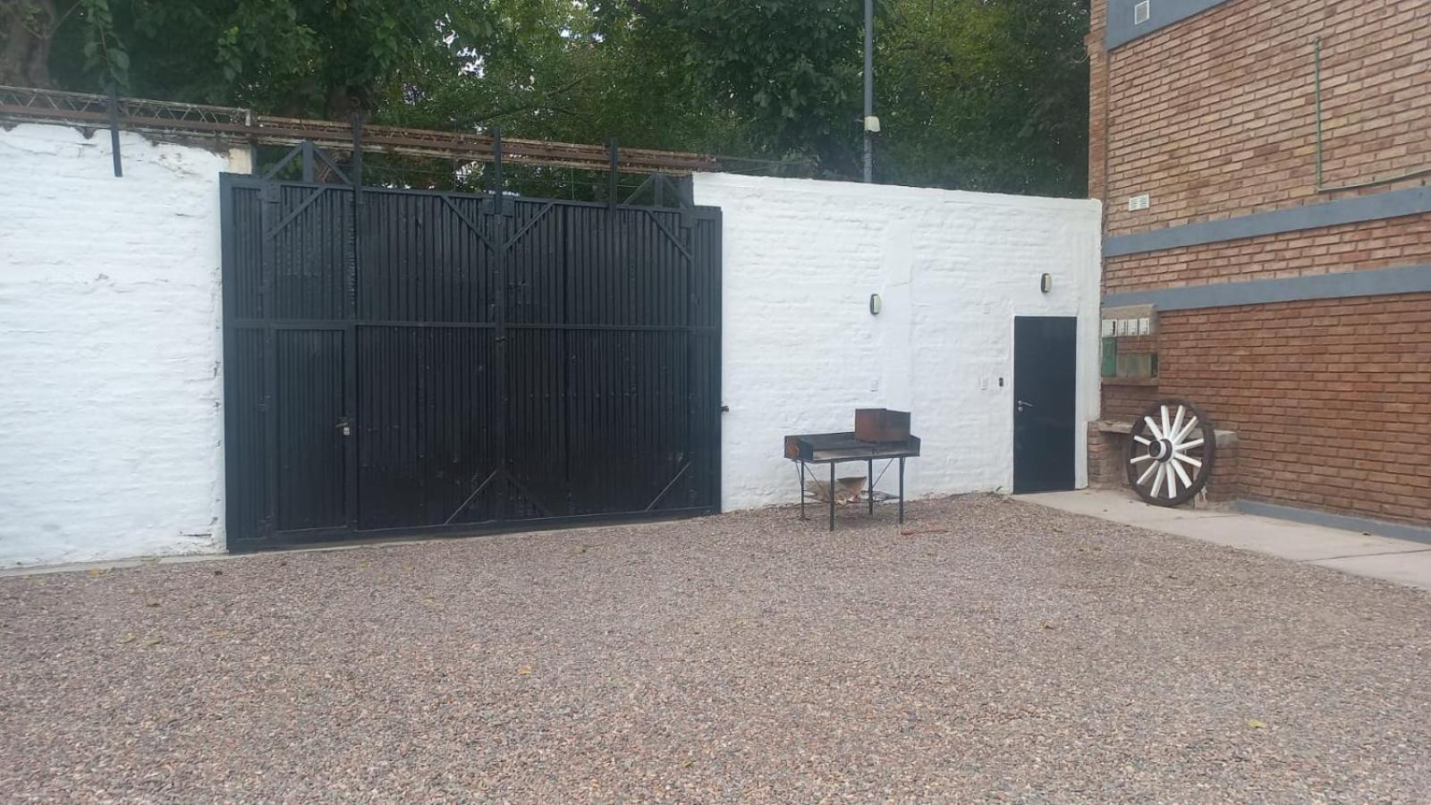 Apartamentos Willy - En Zona Residencial Con Estacionamiento Mendoza Bagian luar foto