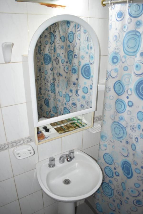 Apartamentos Willy - En Zona Residencial Con Estacionamiento Mendoza Bagian luar foto